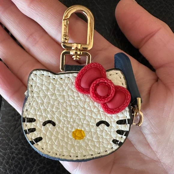 🌸✨ Hello Kitty Leather Mini Collector Key / Bag Charm Pouch Rare Kawaii Cutie! ✨ - Picture 4 of 7